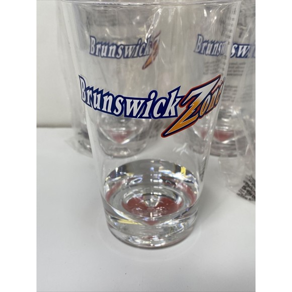 Brunswick Zone 18oz Pub Glass Beer Set Of 4 Bowling Tumbler Plastic Stackable - Picture 4 of 7